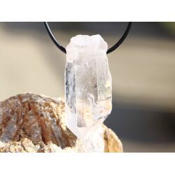 Bergkristall XXL Kristallstab / Kristallspitze natur gebohrt - Sonderqualit�t - ca. 4,5 cm x 2 cm x 1,6 cm