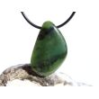 Nephrit-Jade XL Schmuckstein / Scheibenstein gebohrt - Sonderqualität - Handarbeit - ca. 3,6 cm x 2,5 cm x 0,7 cm