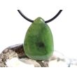 Nephrit-Jade Schmuckstein / Scheibenstein gebohrt - Sonderqualität - Handarbeit - ca. 3,2 cm x 2,3 cm x 0,6 cm