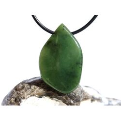 Nephrit-Jade XL Schmuckstein / Scheibenstein gebohrt - Sonderqualit�t - Handarbeit - ca. 3,7 cm x 2,3 cm x 0,6 cm