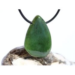 Nephrit-Jade Schmuckstein / Scheibenstein gebohrt - Sonderqualit�t - Handarbeit - ca. 3,4 cm x 2,4 cm x 0,7 cm