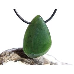 Nephrit-Jade Schmuckstein / Scheibenstein gebohrt - Sonderqualit�t - Handarbeit - ca. 3,4 cm x 2,4 cm x 0,7 cm