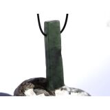 Nephrit-Jade XXXL Schmuckstein / Scheibenstein gebohrt...